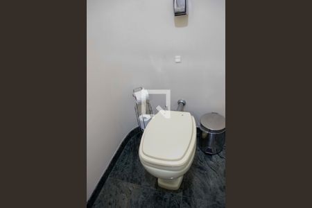 Apartamento à venda com 194m², 4 quartos e 3 vagas Apartamento à venda com 194m², 4 quartos e 3 vagasLavabo