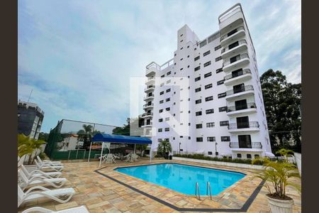 Apartamento à venda com 194m², 4 quartos e 3 vagas Apartamento à venda com 194m², 4 quartos e 3 vagasÁrea comum - Piscina