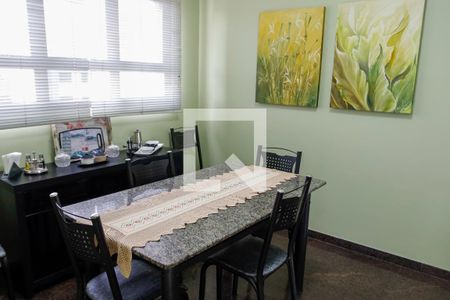 Apartamento à venda com 194m², 4 quartos e 3 vagas Apartamento à venda com 194m², 4 quartos e 3 vagasSala de Jantar