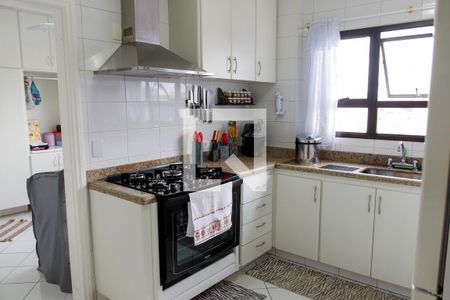 Apartamento à venda com 194m², 4 quartos e 3 vagas Apartamento à venda com 194m², 4 quartos e 3 vagasCozinha