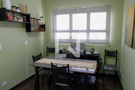 Apartamento à venda com 194m², 4 quartos e 3 vagas Apartamento à venda com 194m², 4 quartos e 3 vagasSala de Jantar