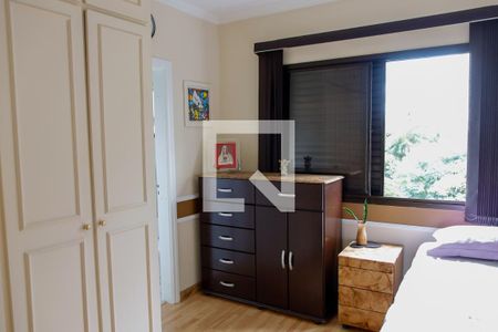 Apartamento à venda com 194m², 4 quartos e 3 vagas Apartamento à venda com 194m², 4 quartos e 3 vagasQuarto 2 - Suíte