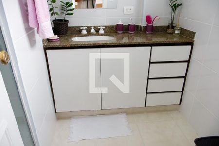 Apartamento à venda com 194m², 4 quartos e 3 vagas Apartamento à venda com 194m², 4 quartos e 3 vagasBanheiro da Suíte 2