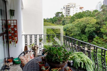 Apartamento à venda com 194m², 4 quartos e 3 vagas Apartamento à venda com 194m², 4 quartos e 3 vagasSacada