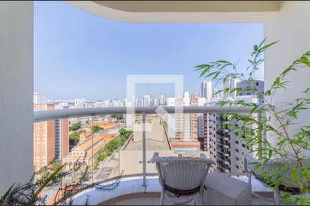 Apartamento à venda com 246m², 3 quartos e 2 vagas Apartamento à venda com 246m², 3 quartos e 2 vagasVaranda