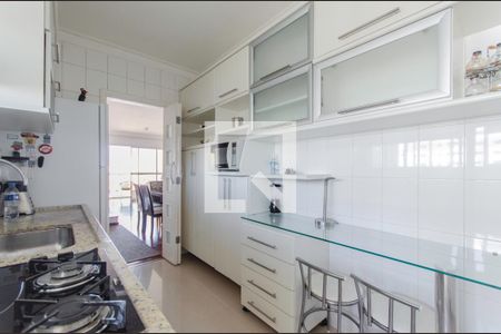 Apartamento à venda com 246m², 3 quartos e 2 vagas Apartamento à venda com 246m², 3 quartos e 2 vagasCozinha