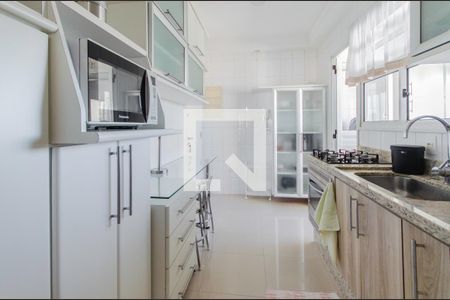 Apartamento à venda com 246m², 3 quartos e 2 vagas Apartamento à venda com 246m², 3 quartos e 2 vagasCozinha