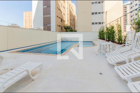 Apartamento à venda com 246m², 3 quartos e 2 vagas Apartamento à venda com 246m², 3 quartos e 2 vagasÁrea comum - Piscina