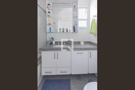 Apartamento à venda com 246m², 3 quartos e 2 vagas Apartamento à venda com 246m², 3 quartos e 2 vagasBanheiro 2