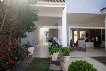 Casa de condomínio para alugar com 250m², 4 quartos e 2 vagas Casa de condomínio para alugar com 250m², 4 quartos e 2 vagasQuintal