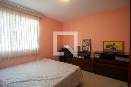 Casa de condomínio para alugar com 250m², 4 quartos e 2 vagas Casa de condomínio para alugar com 250m², 4 quartos e 2 vagasSuíte 2