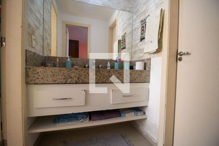 Casa de condomínio para alugar com 250m², 4 quartos e 2 vagas Casa de condomínio para alugar com 250m², 4 quartos e 2 vagasBanheiro da Suíte 1 e 2