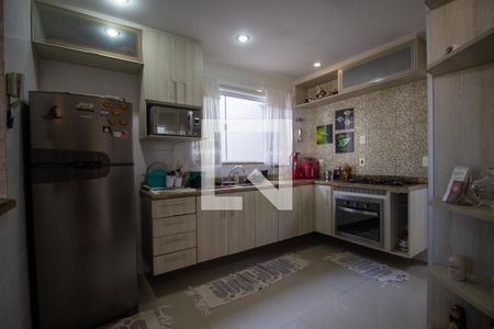 Casa de condomínio para alugar com 250m², 4 quartos e 2 vagas Casa de condomínio para alugar com 250m², 4 quartos e 2 vagasCozinha e Área de Serviço