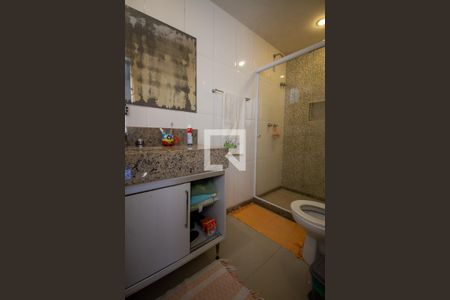 Casa de condomínio para alugar com 250m², 4 quartos e 2 vagas Casa de condomínio para alugar com 250m², 4 quartos e 2 vagasBanheiro da Suíte 4