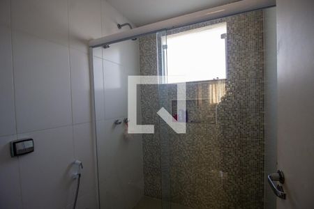 Casa de condomínio para alugar com 250m², 4 quartos e 2 vagas Casa de condomínio para alugar com 250m², 4 quartos e 2 vagasBanheiro da Suíte 1 e 2