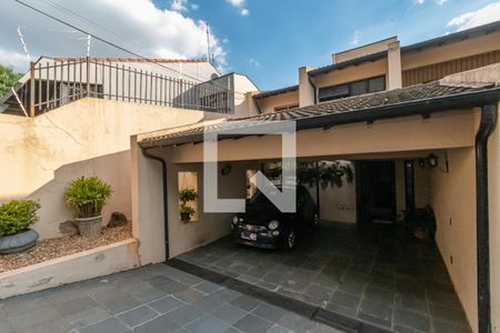 Casa à venda com 278m², 4 quartos e 4 vagas Casa à venda com 278m², 4 quartos e 4 vagasGaragem