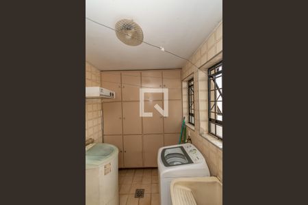 Casa à venda com 278m², 4 quartos e 4 vagas Casa à venda com 278m², 4 quartos e 4 vagasÁrea de Serviço