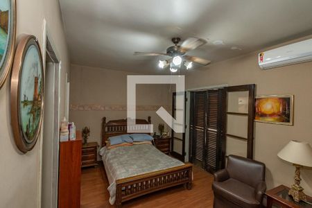 Casa à venda com 278m², 4 quartos e 4 vagas Casa à venda com 278m², 4 quartos e 4 vagasSuite