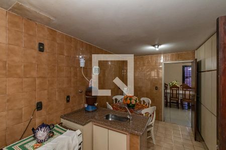 Casa à venda com 278m², 4 quartos e 4 vagas Casa à venda com 278m², 4 quartos e 4 vagasCozinha