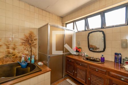 Casa à venda com 278m², 4 quartos e 4 vagas Casa à venda com 278m², 4 quartos e 4 vagasBanheiro da Suíte