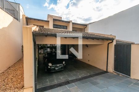 Casa à venda com 278m², 4 quartos e 4 vagas Casa à venda com 278m², 4 quartos e 4 vagasGaragem