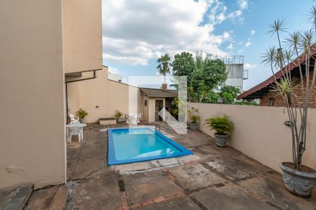 Casa à venda com 278m², 4 quartos e 4 vagas Casa à venda com 278m², 4 quartos e 4 vagasPiscina