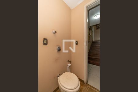 Casa à venda com 278m², 4 quartos e 4 vagas Casa à venda com 278m², 4 quartos e 4 vagasLavabo