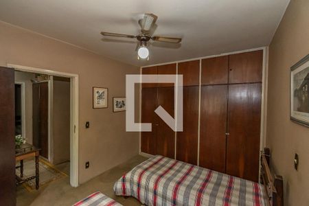 Casa à venda com 278m², 4 quartos e 4 vagas Casa à venda com 278m², 4 quartos e 4 vagasQuarto 1