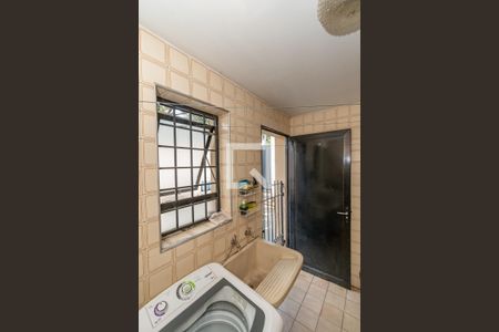 Casa à venda com 278m², 4 quartos e 4 vagas Casa à venda com 278m², 4 quartos e 4 vagasÁrea de Serviço