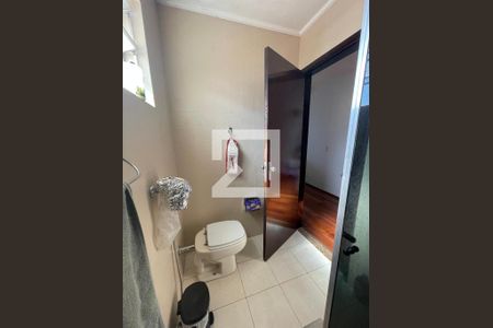 Casa à venda com 130m², 4 quartos e 3 vagas Casa à venda com 130m², 4 quartos e 3 vagasBanheiro da Suíte 1