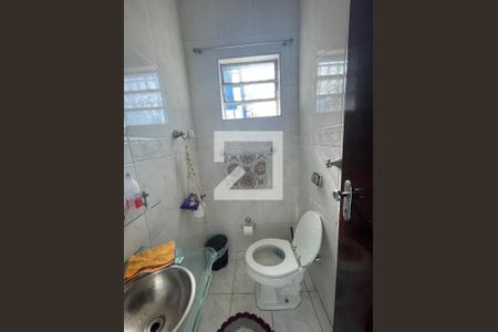 Casa à venda com 130m², 4 quartos e 3 vagas Casa à venda com 130m², 4 quartos e 3 vagasBanheiro 1