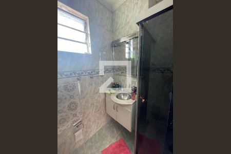 Casa à venda com 130m², 4 quartos e 3 vagas Casa à venda com 130m², 4 quartos e 3 vagasBanheiro 2