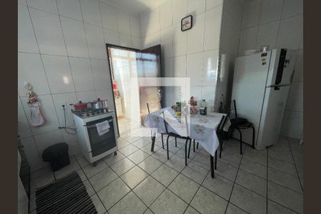 Casa à venda com 130m², 4 quartos e 3 vagas Casa à venda com 130m², 4 quartos e 3 vagasCozinha