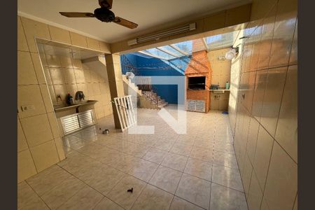 Casa à venda com 130m², 4 quartos e 3 vagas Casa à venda com 130m², 4 quartos e 3 vagasQuintal