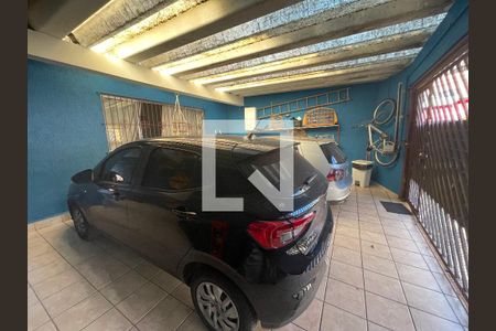Casa à venda com 130m², 4 quartos e 3 vagas Casa à venda com 130m², 4 quartos e 3 vagasGaragem