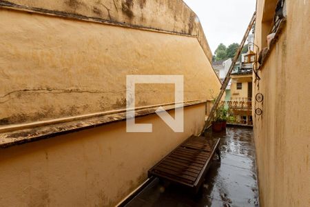Casa de condomínio à venda com 249m², 3 quartos e 4 vagas Casa de condomínio à venda com 249m², 3 quartos e 4 vagasVaranda da Suíte