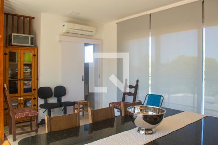 Casa de condomínio à venda com 306m², 3 quartos e sem vaga Casa de condomínio à venda com 306m², 3 quartos e sem vagaSalão gourmet