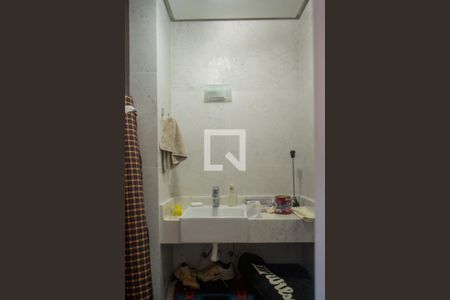 Casa de condomínio à venda com 306m², 3 quartos e sem vaga Casa de condomínio à venda com 306m², 3 quartos e sem vagaBanheiro suite 3
