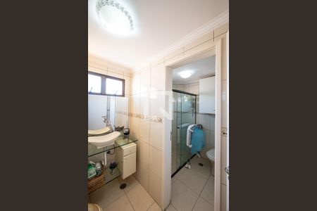 Apartamento à venda com 75m², 3 quartos e 1 vaga Apartamento à venda com 75m², 3 quartos e 1 vagaBanheiro Social