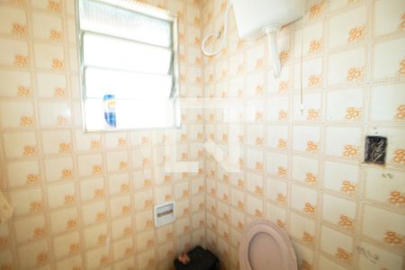 Casa à venda com 320m², 2 quartos e 2 vagasBanheiro