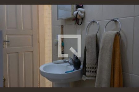 Casa de condomínio à venda com 152m², 3 quartos e 2 vagasPrimeiro andar - Banheiro Social