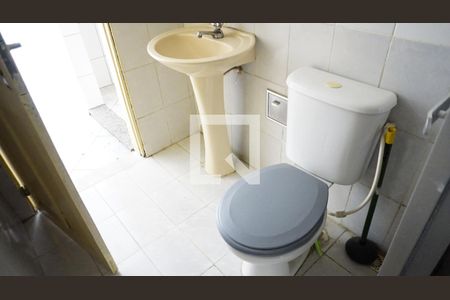 Casa de condomínio à venda com 152m², 3 quartos e 2 vagasSegundo Andar - Banheiro Social