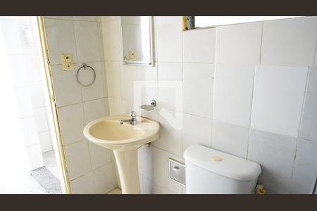 Casa de condomínio à venda com 152m², 3 quartos e 2 vagasSegundo Andar - Banheiro Social