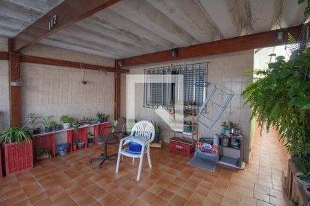 Casa à venda com 110m², 2 quartos e 2 vagasAmpla garagem