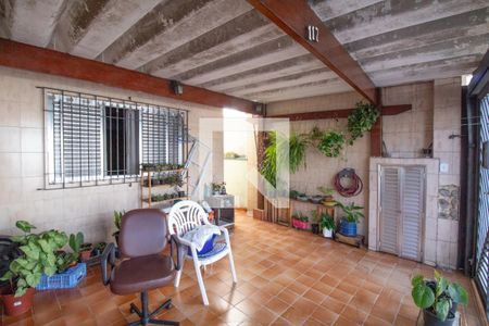 Casa à venda com 110m², 2 quartos e 2 vagasAmpla garagem