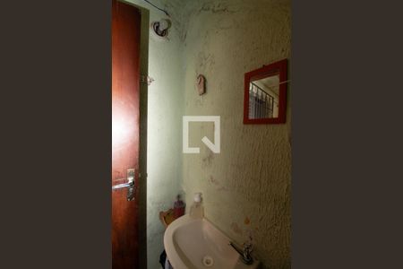 Casa à venda com 110m², 2 quartos e 2 vagasBanheiro Externo