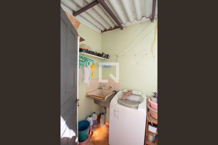 Casa à venda com 110m², 2 quartos e 2 vagasÁrea de serviço