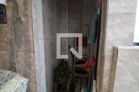 Apartamento à venda com 58m², 3 quartos e 1 vagaÁrea de serviço - Banheiro