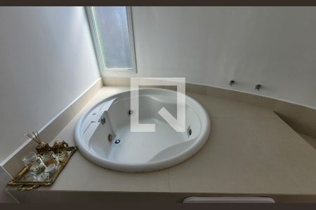 Apartamento à venda com 385m², 4 quartos e 4 vagasBanheiro da suíte 4