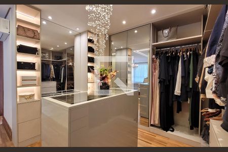 Apartamento à venda com 385m², 4 quartos e 4 vagasCloset